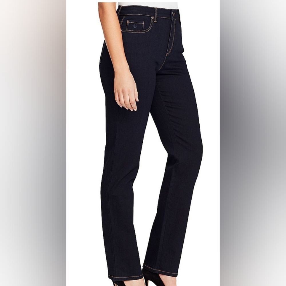 Gloria Vanderbilt Amanda Jeans - size 8 short